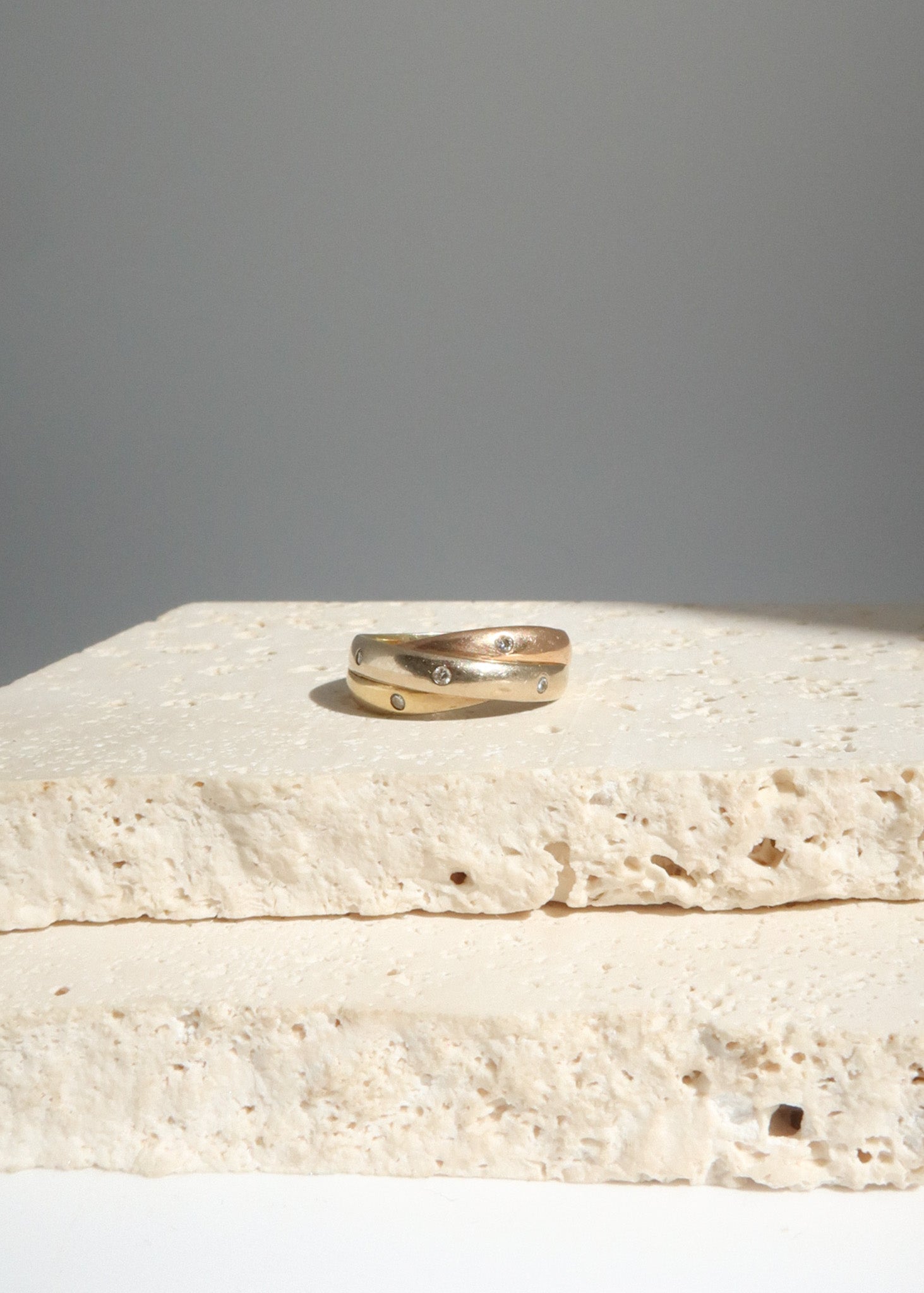 18ct Tri-Gold Fused Rolling Type Ring