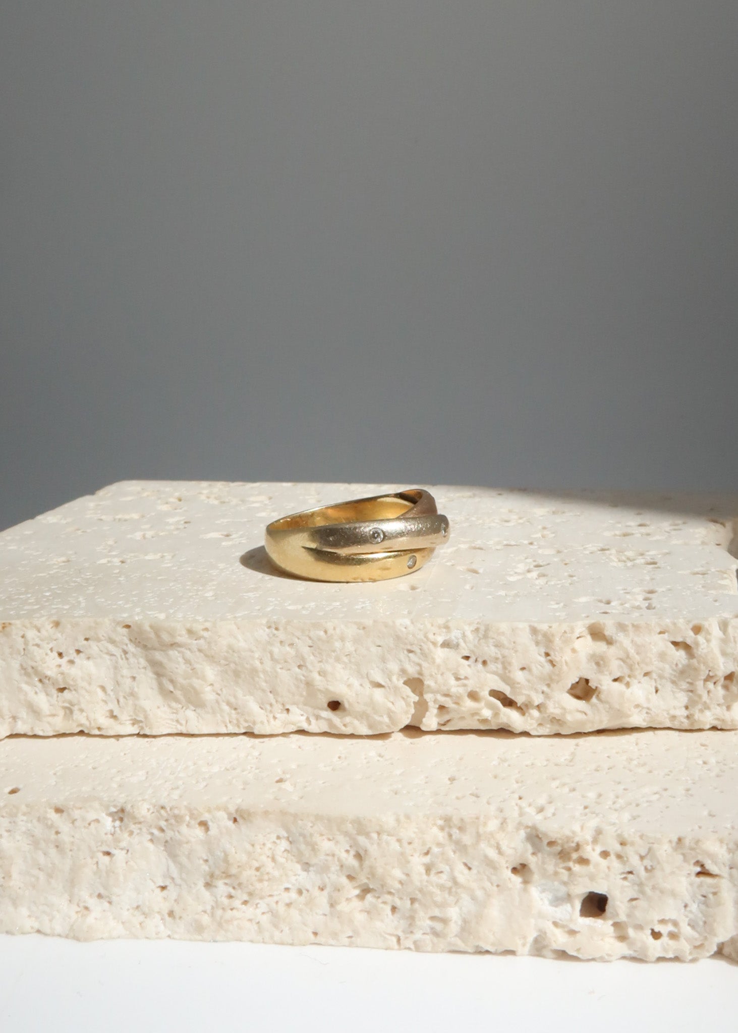 18ct Tri-Gold Fused Rolling Type Ring