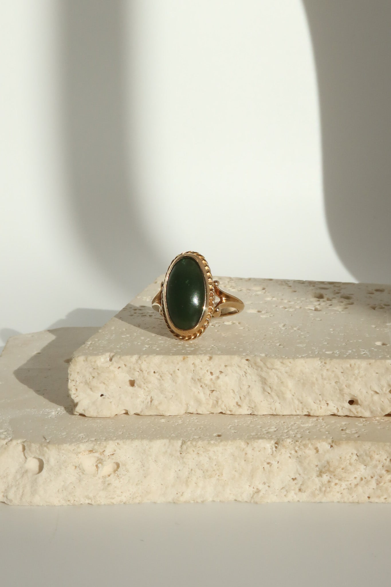 9ct Yellow Gold Nephrite Ring