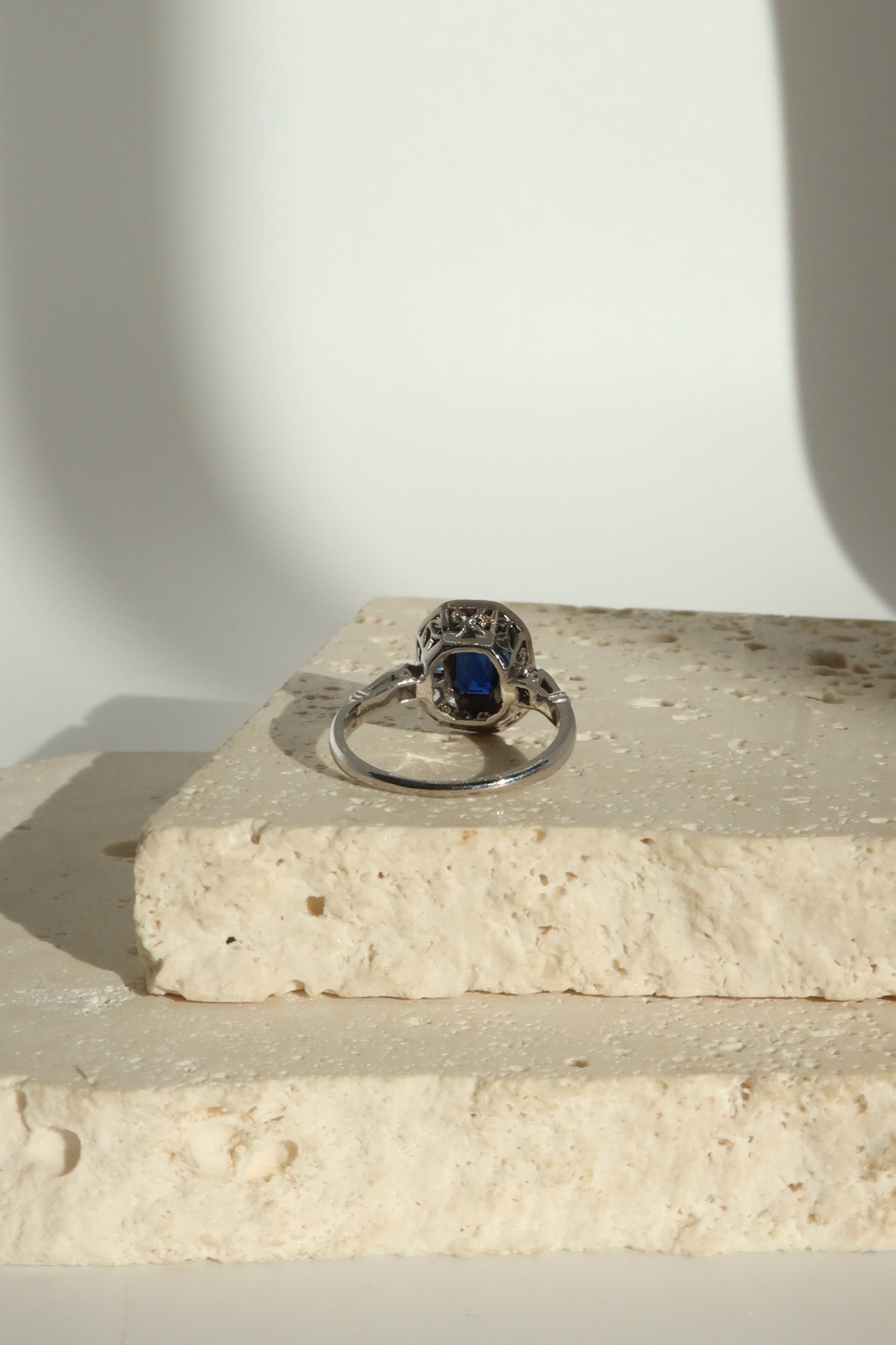 Antique 18ct White Gold & Platinum Sapphire and Diamond Ring