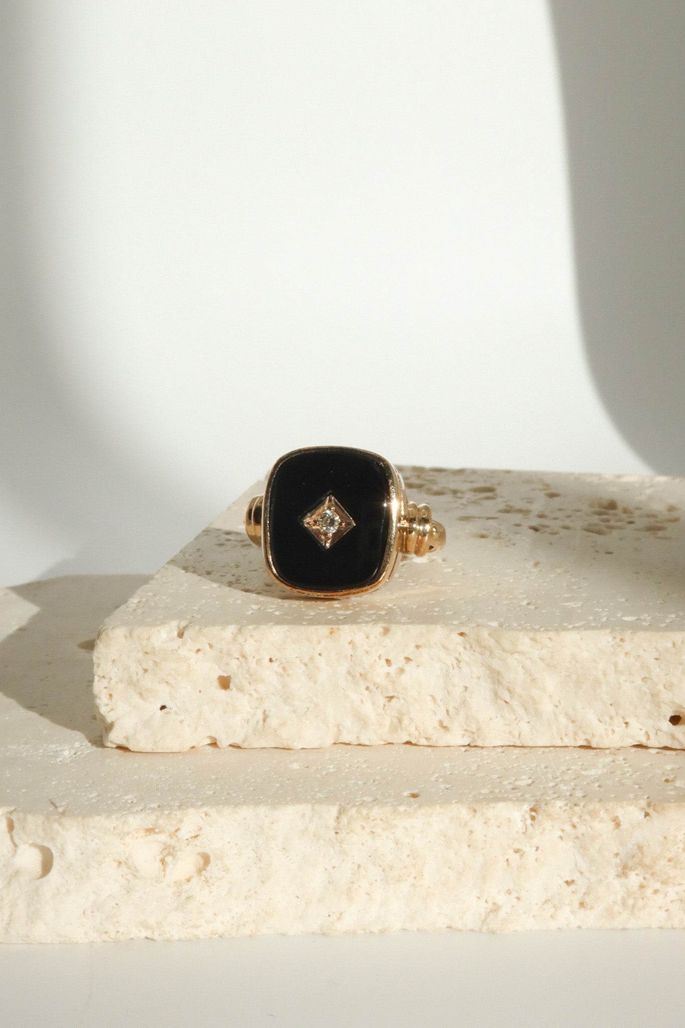 9ct Yellow Gold Onyx & Diamond Mourning Ring