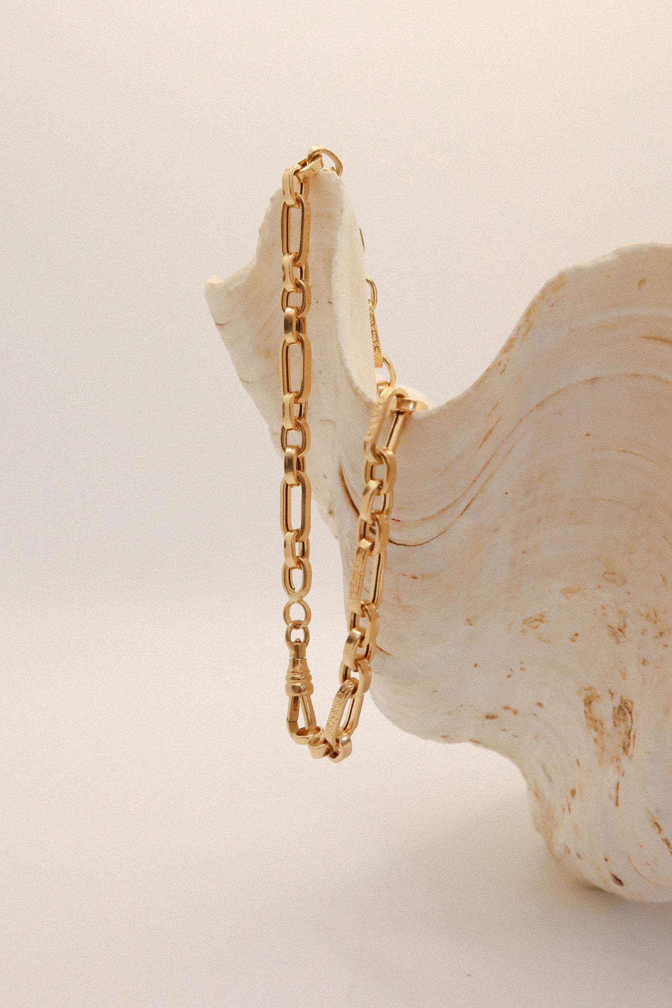 18ct Yellow Gold Textured Paperclip Chain with Dog Clasp