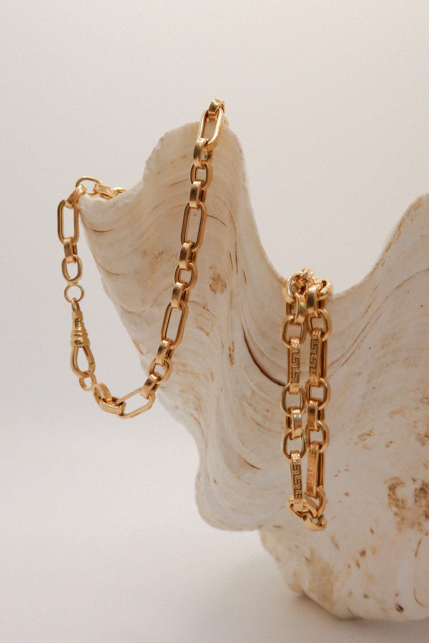 18ct Yellow Gold Textured Paperclip Chain with Dog Clasp