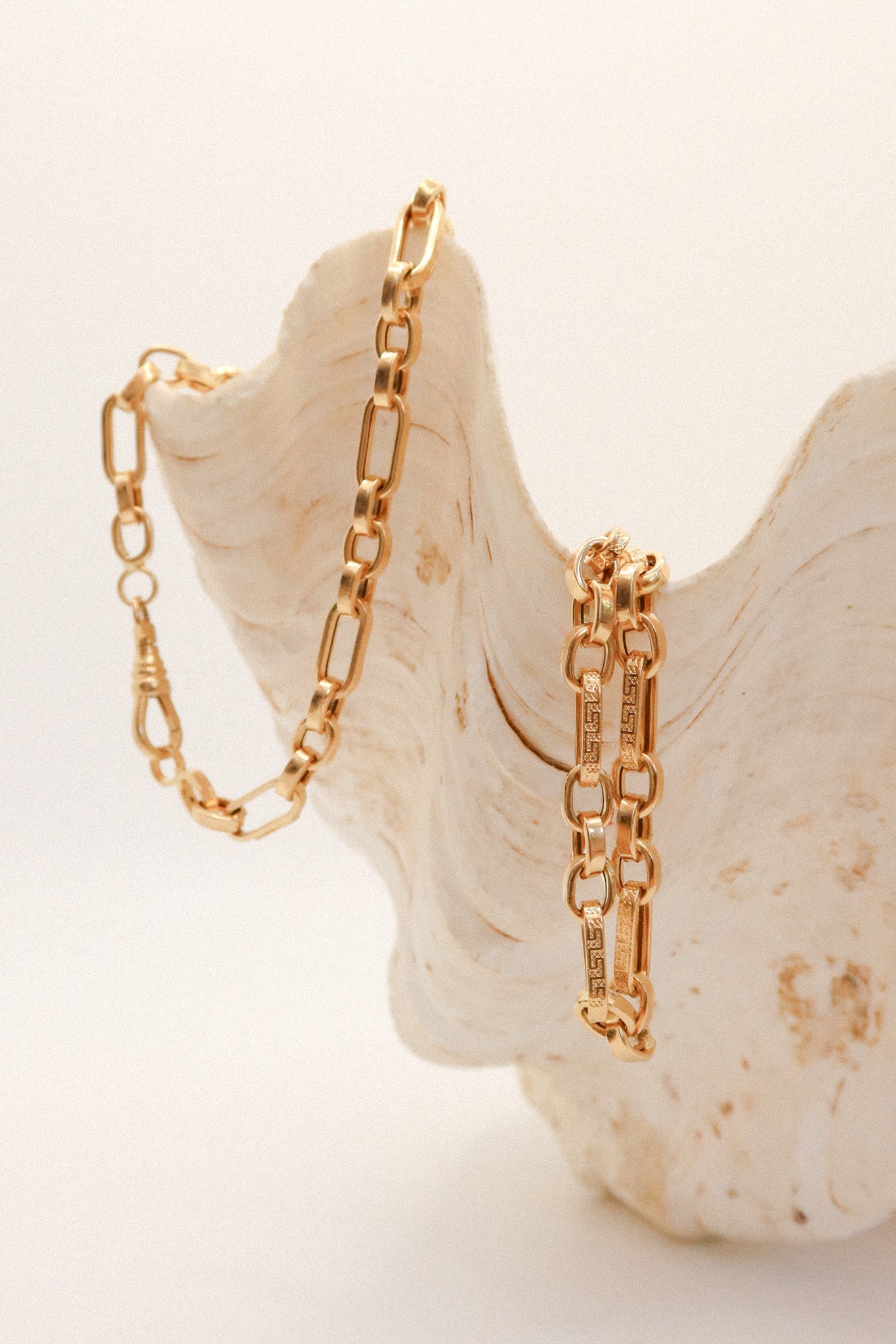 18ct Yellow Gold Textured Paperclip Chain with Dog Clasp