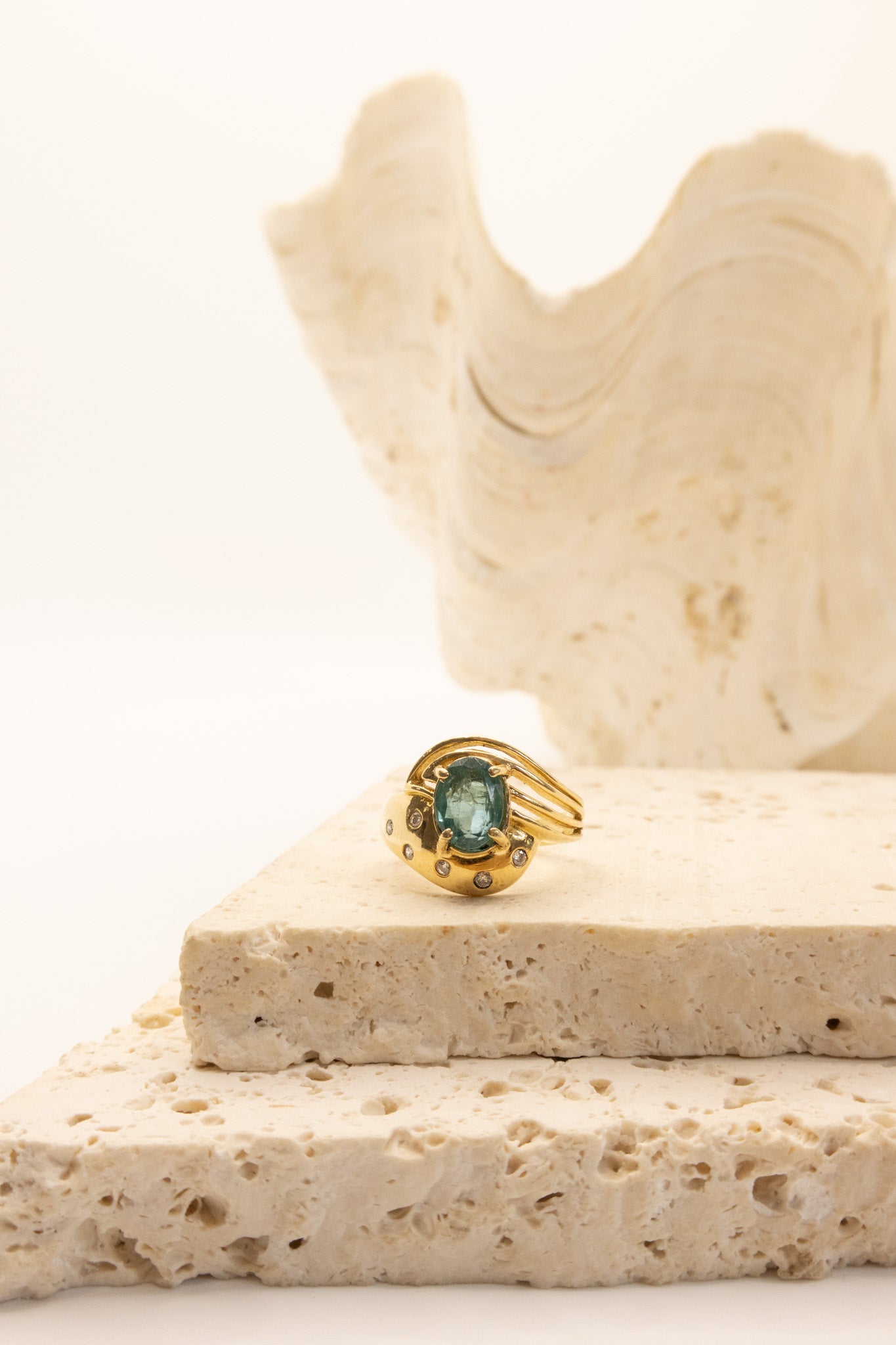 18ct Yellow Gold Emerald & Diamond Ring