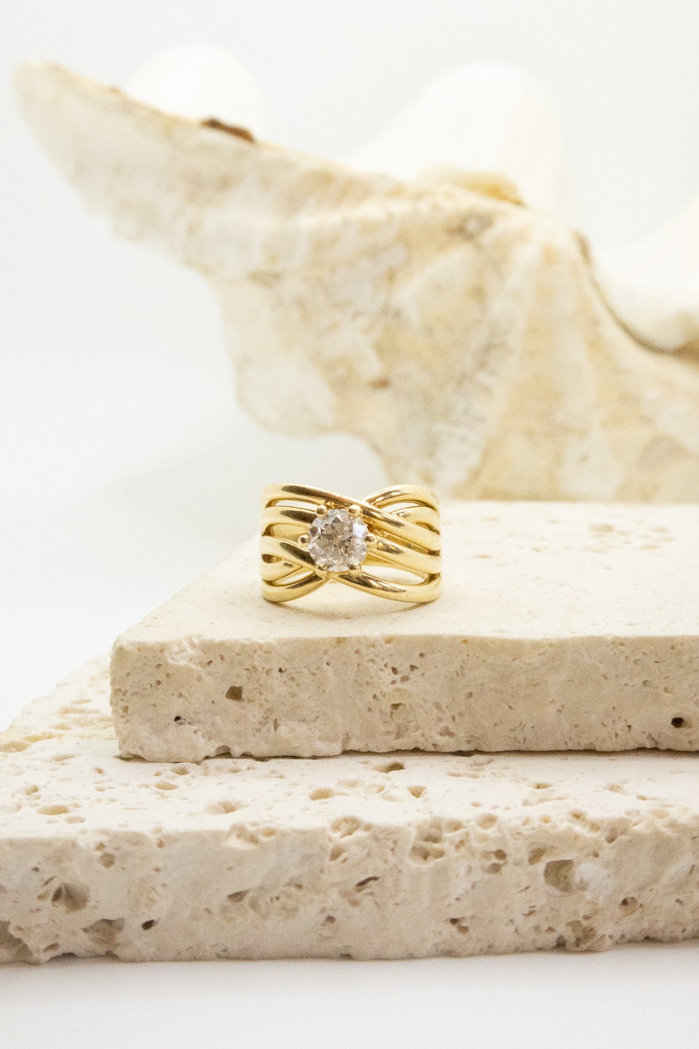 18ct Yellow Gold Crossover Diamond Ring