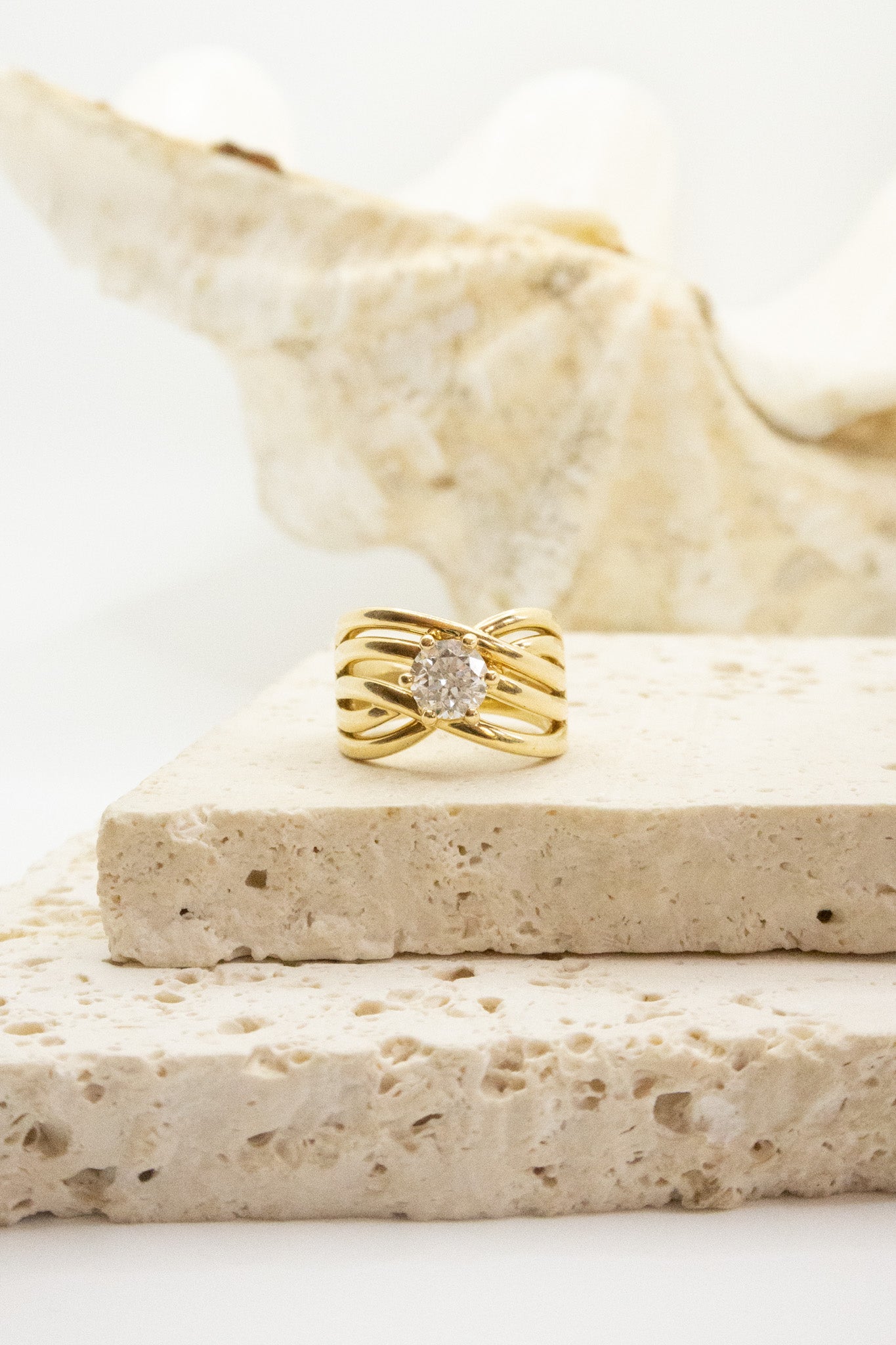 18ct Yellow Gold Crossover Diamond Ring