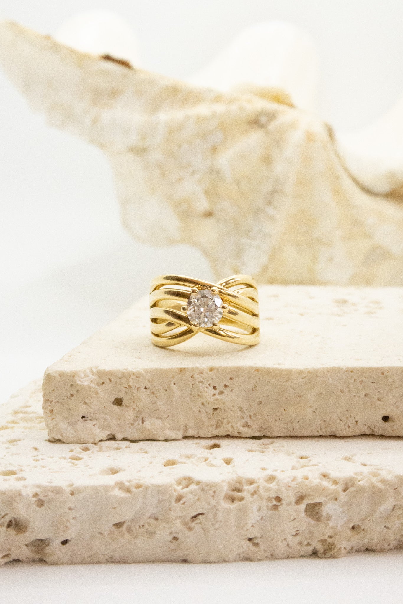 18ct Yellow Gold Crossover Diamond Ring