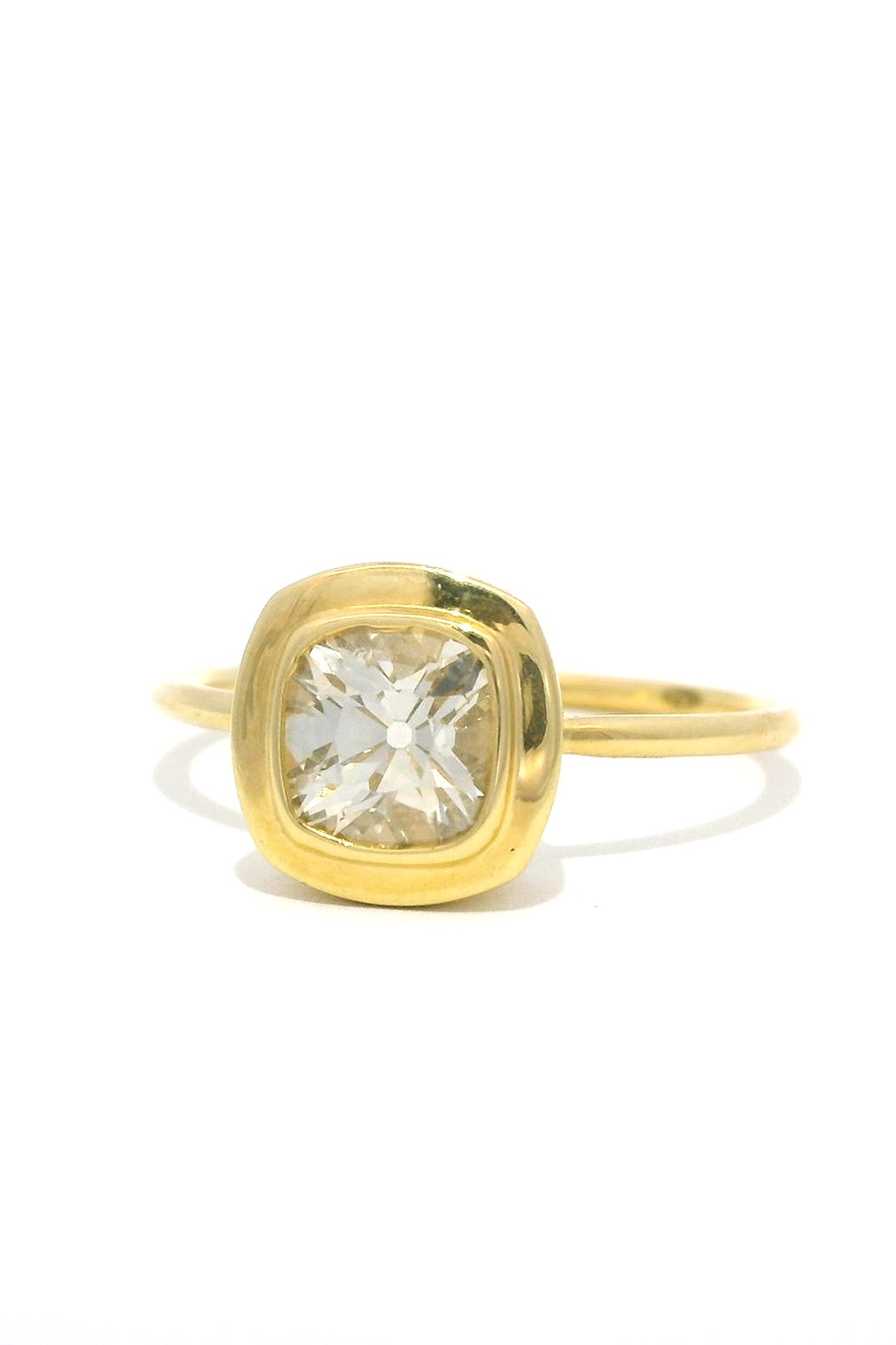 18ct Yellow Gold Double Bezel Set Old Cushion Cut Diamond