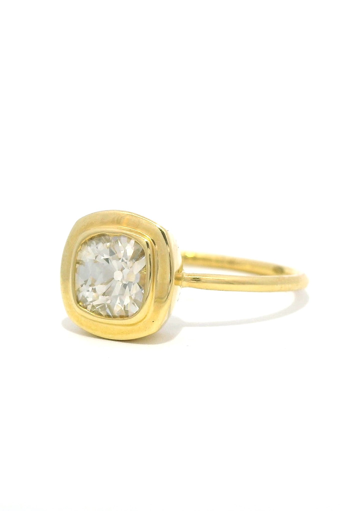 18ct Yellow Gold Double Bezel Set Old Cushion Cut Diamond